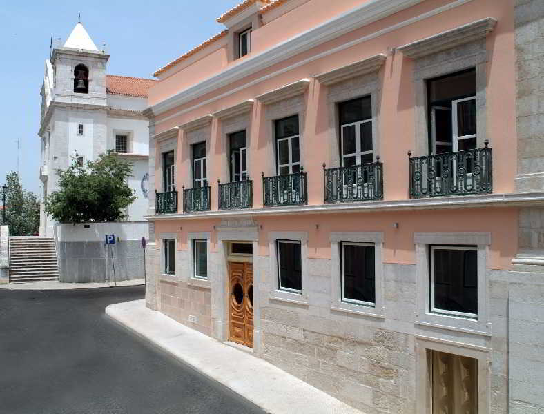 Hotel Real Palacio Lissabon Buitenkant foto The facade of the episcopal palace of the Diocese of Faro